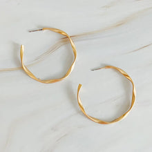 Load image into Gallery viewer, Gentle Wave Sleek Hoop Earrings