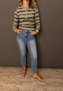 Rowan Mid Rise Crop Slim Straight