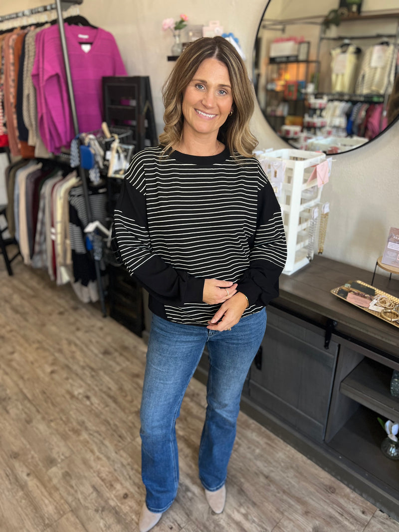 Jessy Black/White Knit Top