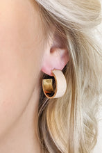 Load image into Gallery viewer, Madelynn Beige Earrings