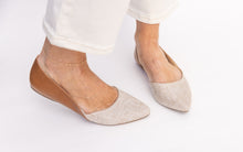Load image into Gallery viewer, Lydia Natural Linen/Tan Flat