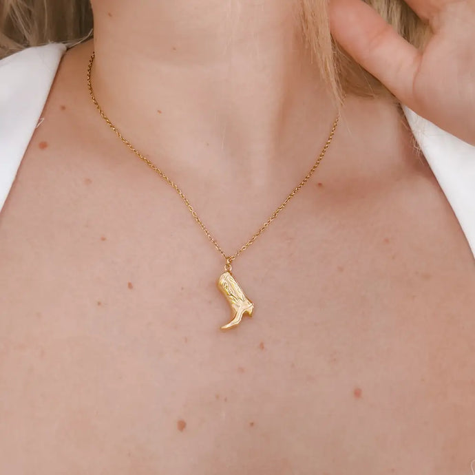 Ashlyn Country Girl Pendant (Waterproof)