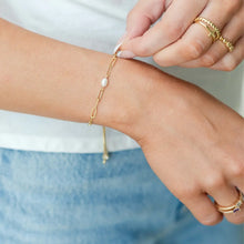 Load image into Gallery viewer, Bella Delicate Link Chain with Pearl