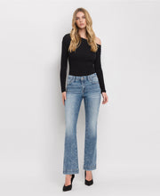 Load image into Gallery viewer, Abi Mid Rise Seamless Waistband Bootcut Denim